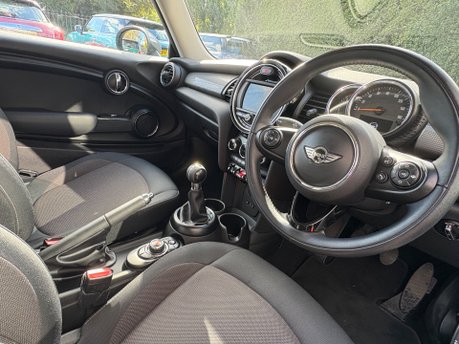 Mini Hatch Cooper 1.5 Petrol Manual Pepper Media 3 door - SAT NAV - 1 OWNER FSH 3