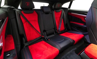 Lamborghini Urus NERO Design 13