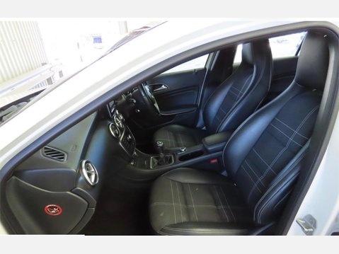 Mercedes-Benz A Class 1.5 A180 CDI Sport Euro 5 (s/s) 5dr 3