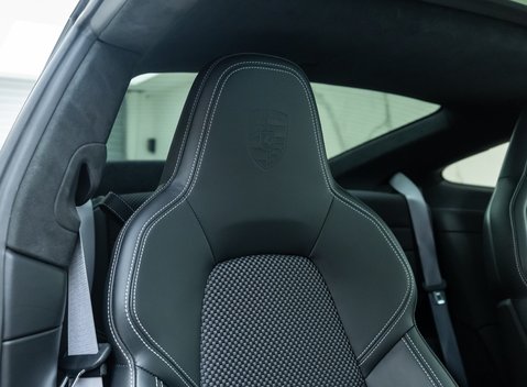 Porsche 911 Carrera 4S (992) 13