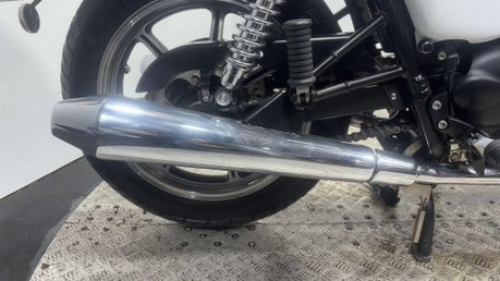 Triumph Bonneville 2014 T100 GREAT CONDITION ONLY 7K ICONIC MODERN CLASSIC 865CC 15