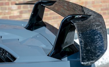 Lamborghini Huracan LP640-4 Performante 25