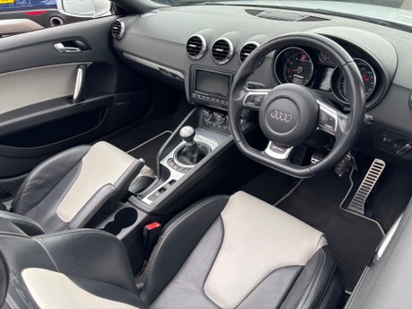 Audi TT 2.5 TFSI Roadster 2dr Petrol Manual quattro Euro 5 (340 ps) 3