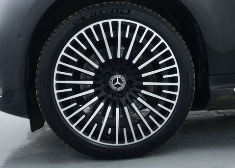 Mercedes-Benz EQC EQC 400 80kWh AMG Line (Premium) SUV 5dr Electric Auto 4MATIC (408 ps) 17