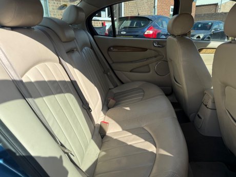 Jaguar X-Type 2.1 V6 SE Saloon 4dr Petrol Manual (219 g/km, 157 bhp) 9