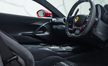 Ferrari 812 Competizione 11