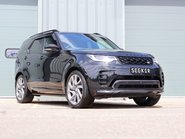 Land Rover Discovery 2023 R-DYNAMIC SE MHEV rear seat conversion deployable side steps  1