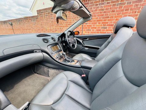 Mercedes-Benz SL Series 3.7 SL350 Convertible 2dr Petrol Automatic (281 g/km, 245 bhp) 16