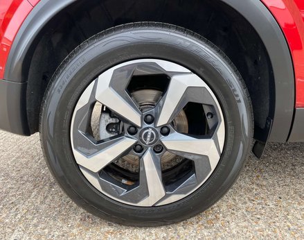 Nissan Qashqai 1.3 Qashqai N-Connecta DiG-T MHEV 5dr 14