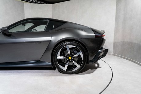 Ferrari 12Cilindri COUPE. HISTORIC PAINTWORK. PASSENGER DISPLAY. LIFT. PANO ROOF. CARBON INT. 12