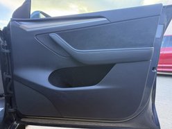 Tesla Model Y (Dual Motor) Long Range SUV 5dr Electric Auto 4WDE (384 bhp) 32