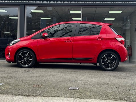 Toyota Yaris VVT-I DESIGN 12