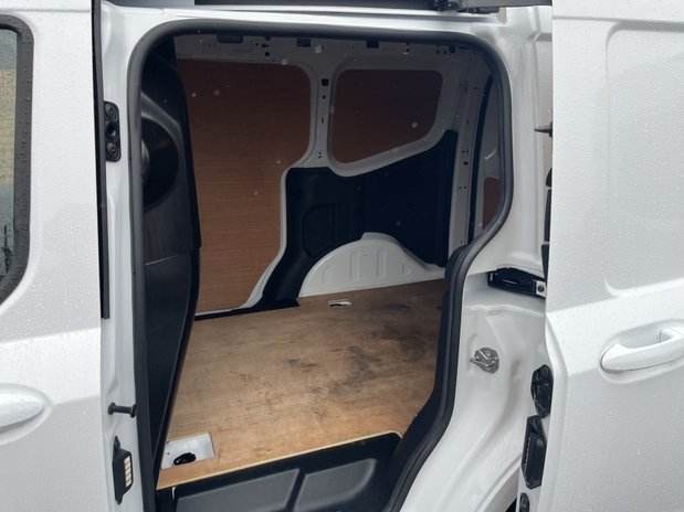 Ford Transit Courier Transit Courier 1.5 EcoBlue Limited Van 11