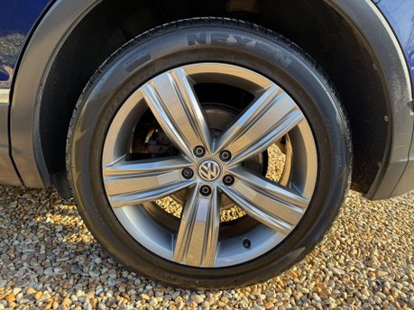 Volkswagen Tiguan 2.0 TDI BlueMotion Tech SEL Euro 6 (s/s) 5dr 13