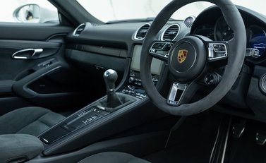 Porsche 718 Cayman GTS 4.0 10