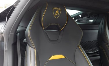 Lamborghini Huracan LP610-2 EVO RWD 12