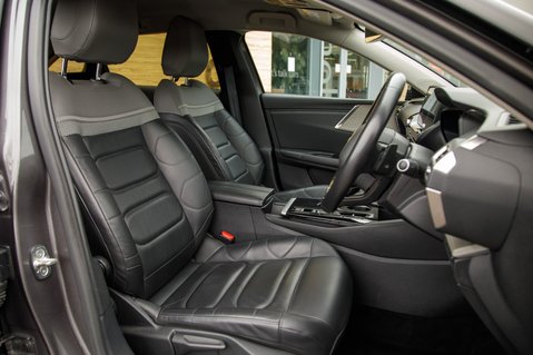 Citroen C5 X PURETECH SHINE S/S EAT8 30