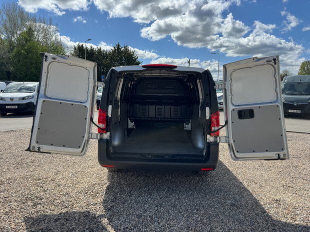 Mercedes-Benz Vito AUTO LWB L2H1 Low Roof Progressive 114 Camera EURO 6 8