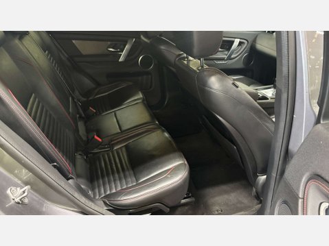 Land Rover Discovery Sport 2.0 Discovery Sport R-Dynamic SE D Auto 4WD 5dr 7