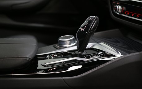 BMW 5 Series M550i xDrive - 1 Owner FBMWSH 27
