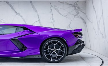 Lamborghini Revuelto 38
