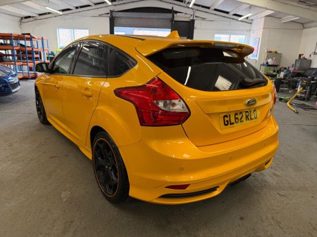 Ford Focus 2.0T EcoBoost ST-3 Euro 5 (s/s) 5dr 4