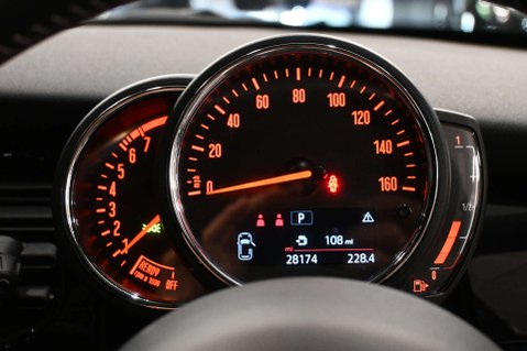 Mini Hatch 2.0 Cooper S Sport Auto 3dr 40