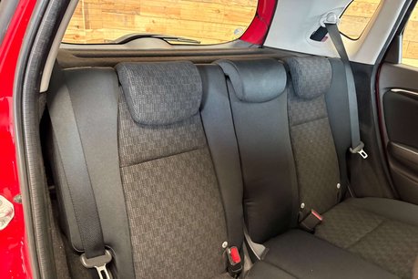 Honda Jazz 1.3 i-VTEC SE Hatchback 5dr Petrol Manual Euro 6 (s/s) (102 ps) 14