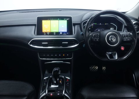 MG HS 1.5 MG HS Exclusive Semi-Auto 5dr 18