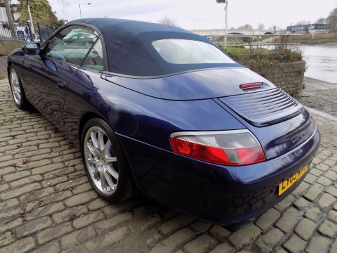 Porsche 911 CARRERA 2 CONVERTIBLE 58