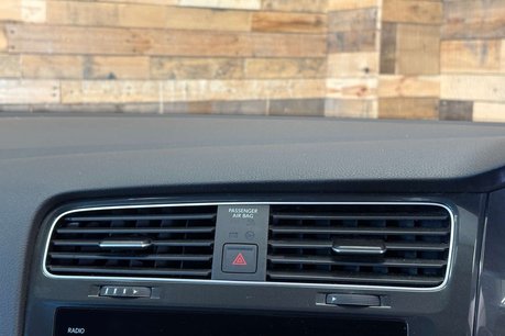 Volkswagen Golf 35.8kWh e-Golf Hatchback 5dr Electric Auto (136 ps) 46