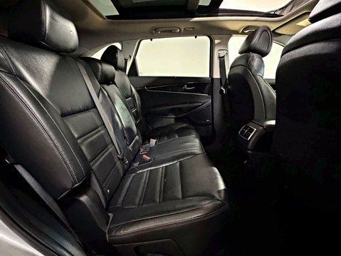 Kia Sorento KX-4 2.2 CRDI AUTOMATIC 4X4 7 SEATER 23