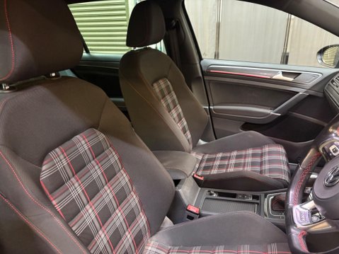 Volkswagen Golf 2.0 TSI GTI Performance DSG Euro 6 (s/s) 5dr 9