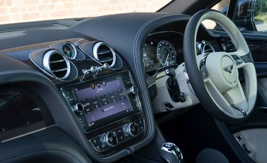 Bentley Bentayga V8 Diesel 17