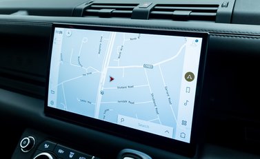 Land Rover Defender 90 V8 P525 Urban 17