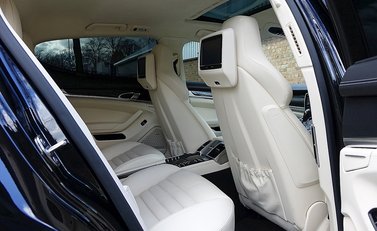 Porsche Panamera Turbo 18