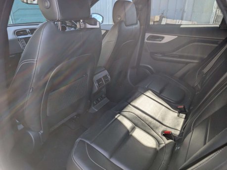 Jaguar F-Pace 2.0 F-PACE R-Sport AWD D Auto 4WD 5dr 19