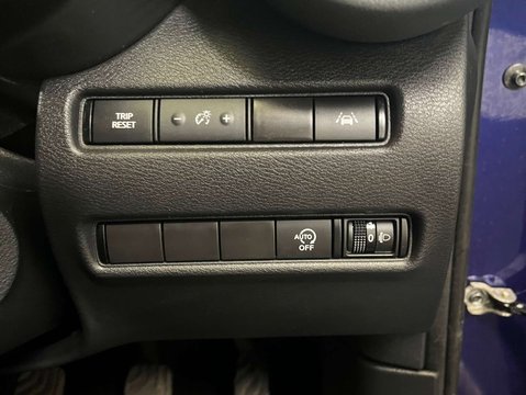 Nissan Juke 1.0 Juke N-Connecta DiG-T 5dr 18