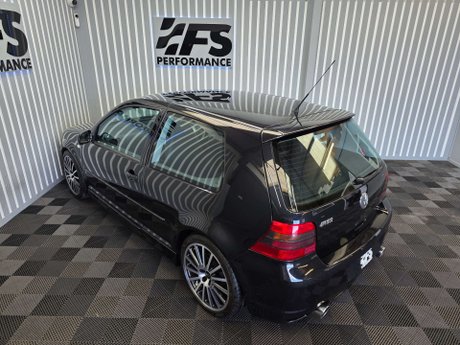 Volkswagen Golf 3.2 R32 Hatchback 3dr Petrol Manual (276 g/km, 240 bhp) 17