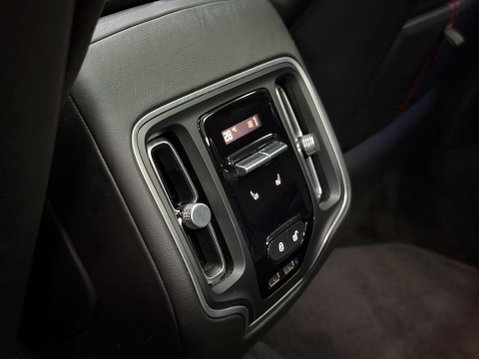 Aston Martin DBX 4.0 V8 SUV 5dr Petrol Auto 4WD Euro 6 (s/s) (550 ps) 30