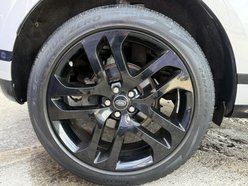 Land Rover Range Rover Evoque 2.0 D200 MHEV R-Dynamic HSE SUV 5dr Diesel Auto 4WD Euro 6 (s/s) (204 ps) 15