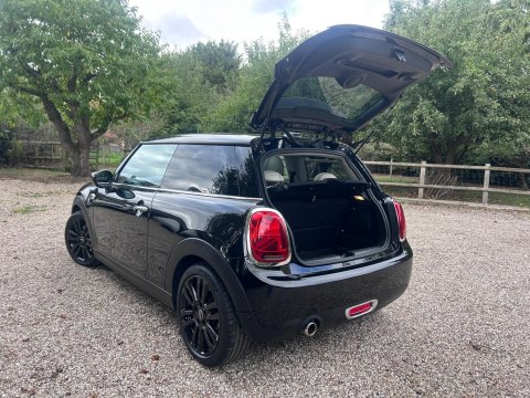 Mini Hatch 1.5 Cooper Exclusive Steptronic Euro 6 (s/s) 3dr 8