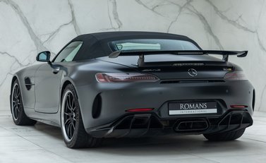 Mercedes-Benz AMG GT R Roadster 17