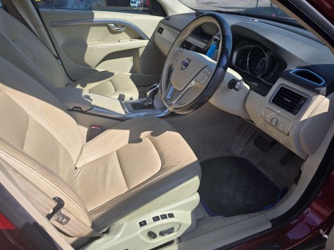 Volvo V70 2.4 V70 SE Luxury D5 Auto 5dr 6