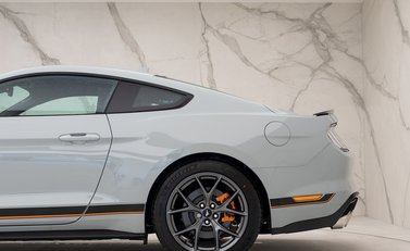 Ford Mustang Mach 1 28