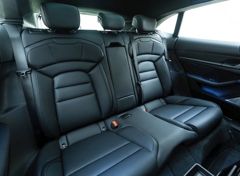 Porsche Taycan Turbo S Cross Turismo 13