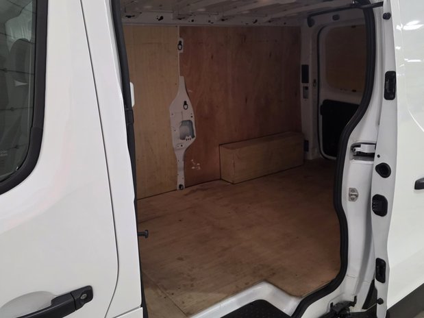 Renault Trafic Renault Trafic LWB Diesel LL30 Blue dCi 130 Advance Van 13