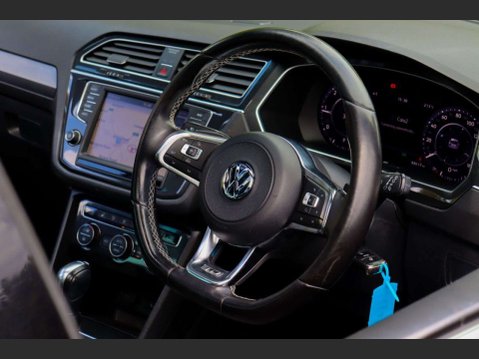Volkswagen Tiguan 2.0 TDI BlueMotion Tech R-Line SUV 5dr Diesel DSG 4Motion Euro 6 (s/s) (190 2