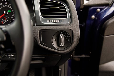 Volkswagen Golf E-GOLF 13