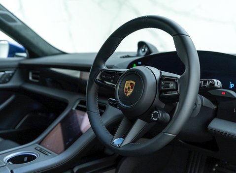 Porsche Taycan Turbo S Cross Turismo 9